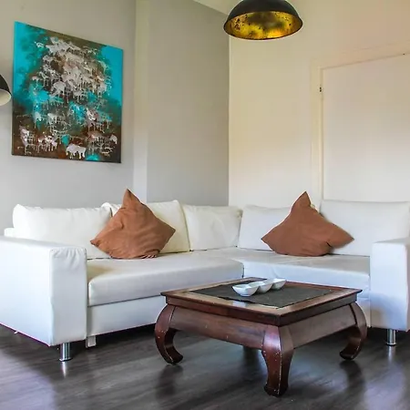 Apartment Exklusive 2 Mit Balkon In Lage!