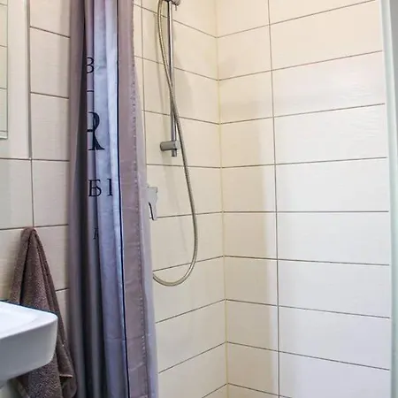 Apartment Exklusive 2 Mit Balkon In Lage!