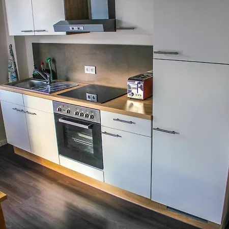 Exklusive 2 Mit Balkon In Lage!